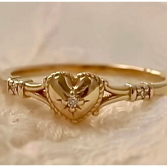 Gold Heart Ring Size 6 - Picture 3 of 4